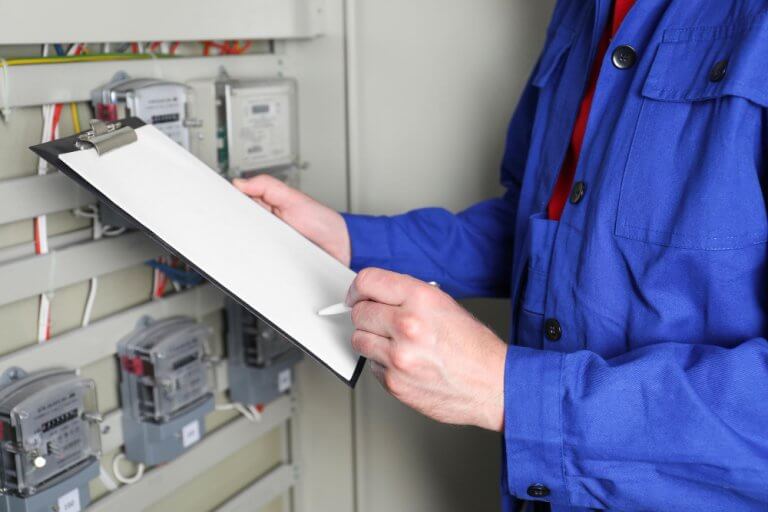 Cum devii electrician autorizat ANRE în România pas cu pas?