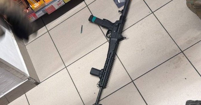 Atac de foc în supermarketul din Kiev: cel puțin 5 persoane decedate și 10 rănite. Agresorul, eliminat de autorități...