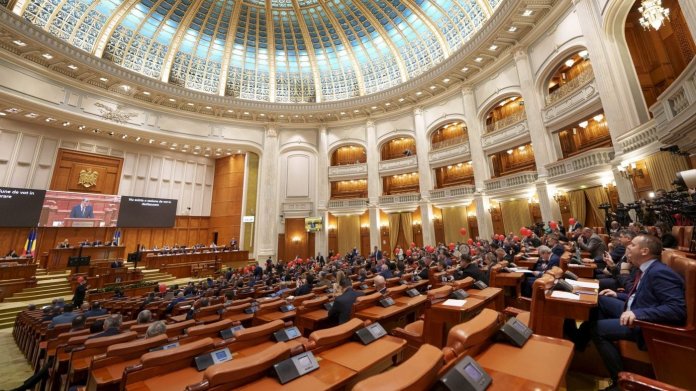 Ce s-a petrecut cu leul după moțiunile de cenzură care au dus la căderea guvernelor în România