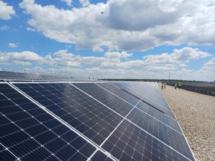 Iranul avertizează că va închide Strâmtoarea Ormuz, în timp ce Trump îi transmite Chinei: „Xi este extrem de mulțumit”