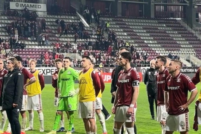 Scandal imens în Giulești după meciul Rapid - U Cluj: Fotbaliștii, împinși la marginea disperării de suporți și agresați cu un băț de tobă!