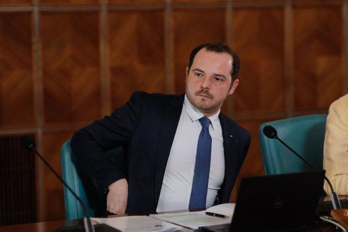 Scenariul pentru returnarea datoriei către Pfizer pentru vaccinurile anti-Covid. Rogobete: „Să alegem alte produse”