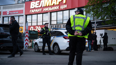 Atac de foc în supermarketul din Kiev: cel puțin 5 persoane decedate și 10 rănite. Agresorul, eliminat de autorități…