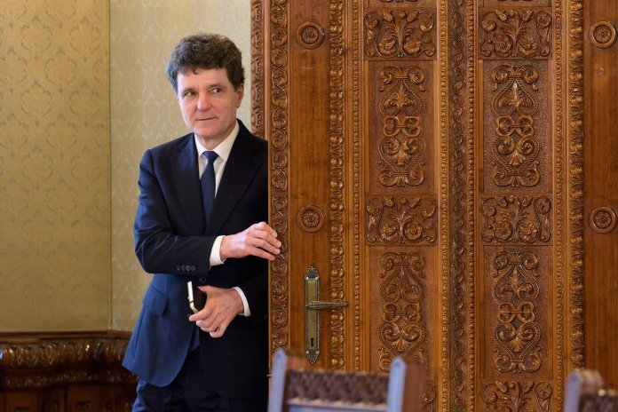 Administrația Prezidențială a semnat un acord pentru consultanță strategică și suport în relațiile cu SUA, având o valoare de 565.000 de dolari pe lună.
