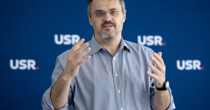 „Aș opta să-mi tai mâna decât să-l aleg pe Predoiu premier”, declară Cristian Ghinea (USR) referitor la un...