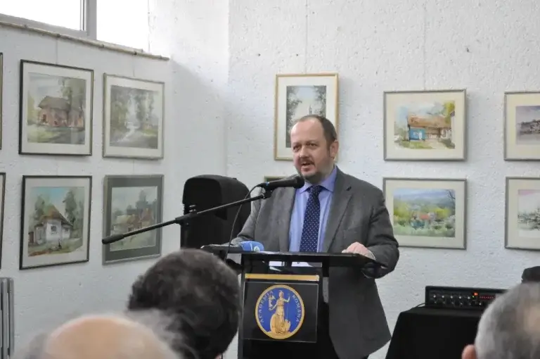Un intelectual conservator semnificativ din România a remarcat un detaliu al apariției lui Nicușor Dan de Ziua Europei: Ne vom transforma în ultimii apărători ai lui Trump?