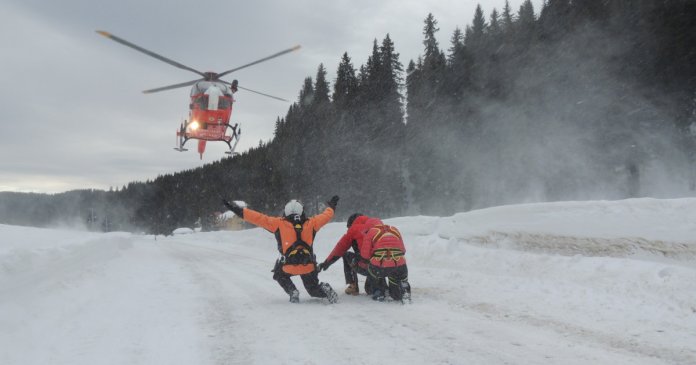 Intervenție rapidă în Munții Bucegi: O grupare de opt indivizi a căzut în prăpastie în timpul unui ultramaraton