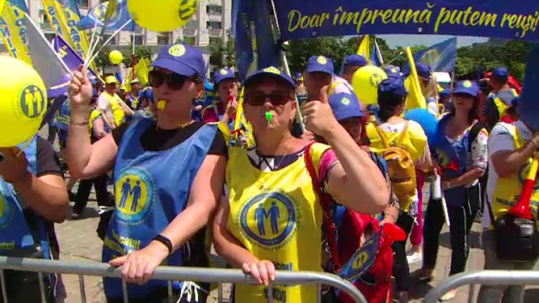 Protest al sindicaliștilor Sanitas în București împotriva legislației recente privind salarizarea: „Diminarea sporurilor ne influențează direct”