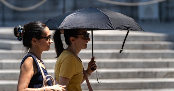 Canicula influențează tot teritorul național. ANM a emis primul cod roșu al sezonului pentru 16 județe: temperaturi de până la...