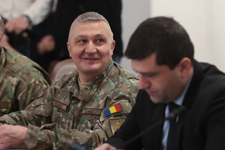 Reacția ministrului Apărării după ce generalul Vlad a fost pus sub urmărire penală: „O circumstanță neplăcută; vom examina împreună cu președintele”