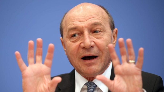 Traian Băsescu denunță cu fermitate manifestațiile sindicatelor: „Fiecare leu cerut acum este un leu pe care îl împrumutăm”