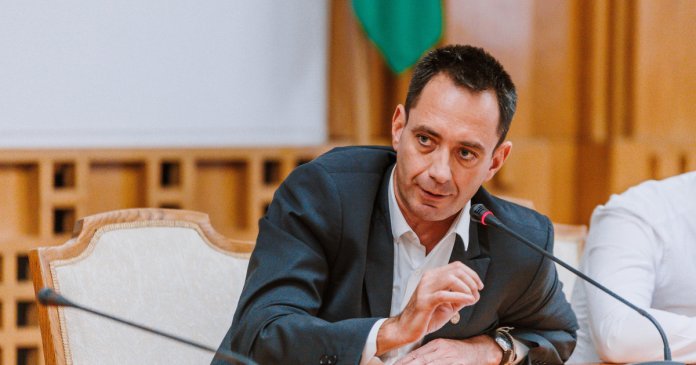 UDMR a hotărât, după trei ore, să nu se alinieze guvernului Veștea. Cum își vor exprima votul parlamentarii maghiari?