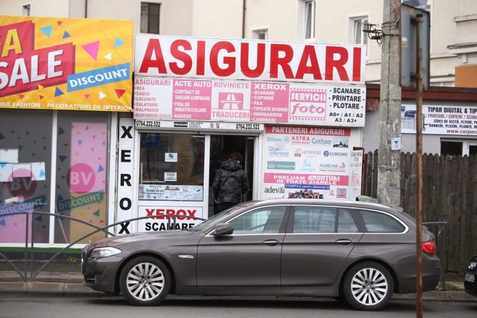 Șoferii din București și Ilfov reclamă că service-urile din România sunt discriminate de asigurători în privința polițelor RCA.