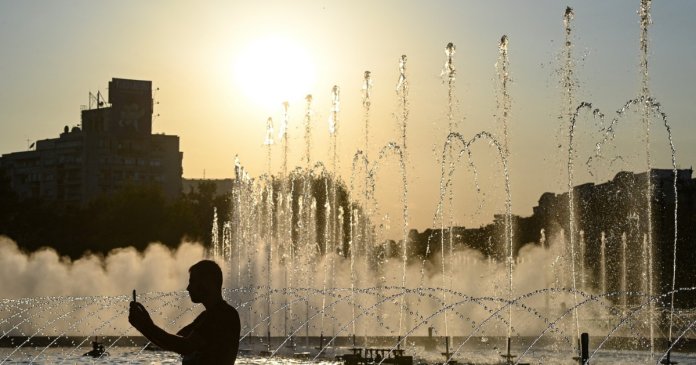 Caniculă și condiții de temperaturi extreme în București: zile cu maxime de până la 38 de grade. Prognoză...