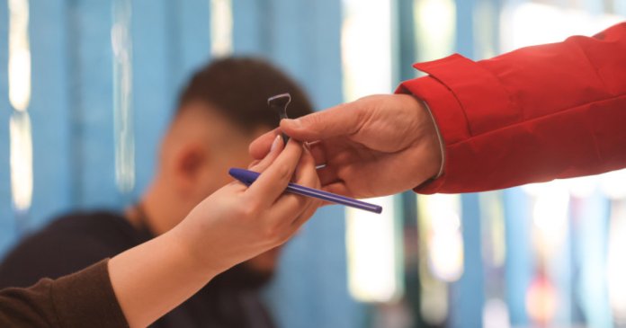Cine ar obține voturile locuitorilor din București în cadrul unor alegeri? Partidul aflat pe poziția de frunte ar acumula 22% din voturi...